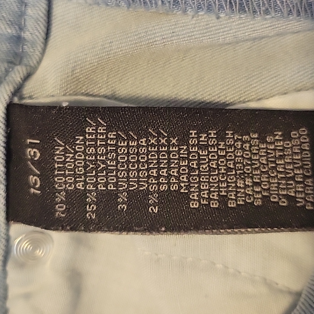 Distressed Crop Pant - Picture 9 of 9